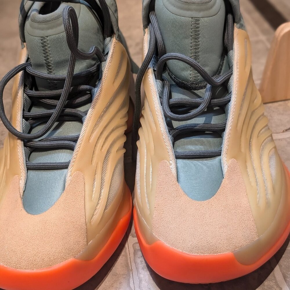 Adidas Yeezy Quantam QNTM Hi-Res Coral - Size 10.5